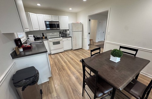 Bedford Apartment | Spacious 2BR Apartment near Toledo, Sylvania & MI