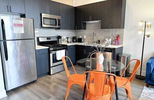 Near South Side Apartment | Spacious 2BR Group Retreat Near McCormick Place