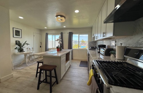 Mission District Apartment | Spacious 3 Bedrooms,2 baths with an Office in the Mission near Castro