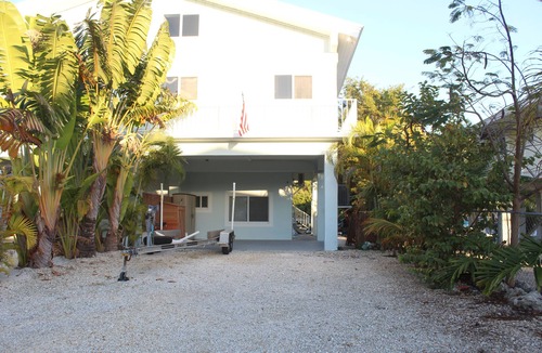 Indian Waterways House | Spacious 3 bedroom home in Plantation key with 30 foot dock