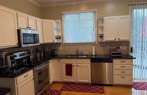 Ann Arbor House | Spacious 3-Bedroom House in Pittsfield Township – Close to U of M & EMU