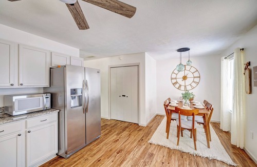 Bloomington House | Spacious 3bd Home~10min IU Baseball~2 K Beds~Huge Kitchen~Fire Pit+Ping Pong