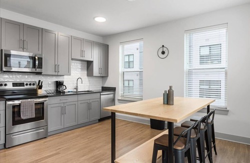 East Walnut HIlls Apartment | Spacious 3BR/3BA Suites Near Downtown Cincinnati