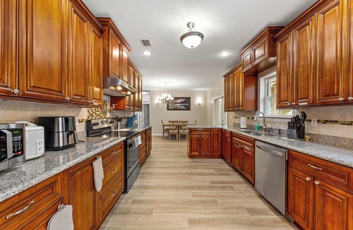Southside House | Spacious 3BR and Boat parking@ Central River Golf Club