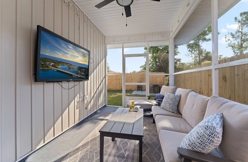 Ono Island House | Spacious 3BR Fenced Yard Pet Friendly Johnson Beach NAS