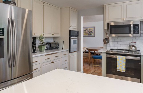 Central Oregon House | Spacious 4 bedroom home close to University, Stadium; Private yard. Free parking