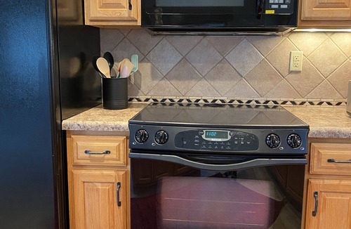Bayfield House | Spacious 4-bedroom house sleeps 20! Stunning views, walking distance to Bayfield