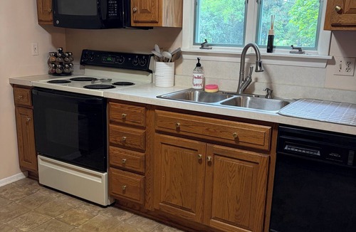 Macedon House | Spacious 4-bedroom house - Peaceful, comfortable, relaxing home.
