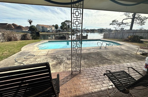Seabrook House | Spacious 4-bedroom house with WiFi and AC 15 minutes away from Cesar Superdome