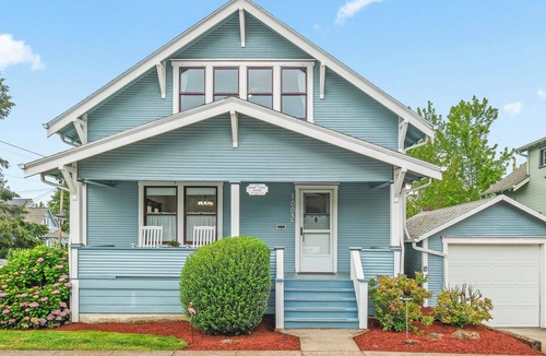 McLoughlin House | Spacious 4-bedroom 2-bath Home In Beautiful Oregon City, Pet Friendly!