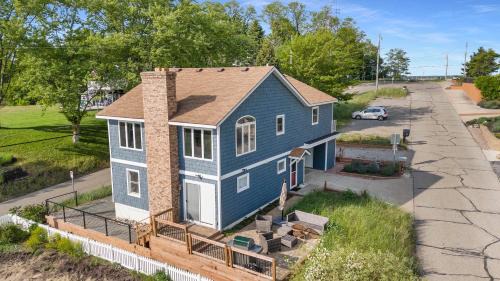 Grand Haven House | Spacious 4BDR Blue Haven Cottage in Grand Haven 150
