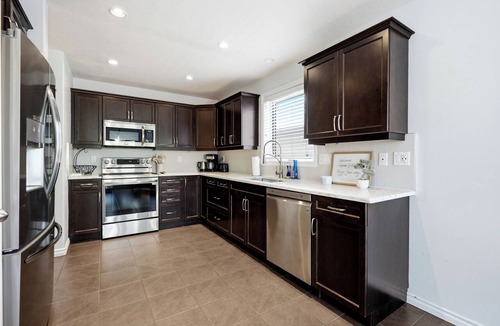 Stonebridge House | Spacious 4BR-4BA House for Large Families & Group in Stonebridge