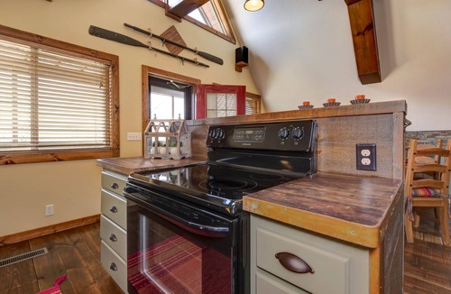 Lampe Cabin | Spacious 4BR/4BA Table Rock Lake Retreat