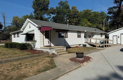 Fremont House | Spacious 4BR Accessible Lake House w/Dock Access, Pontoon & Hosting Spaces