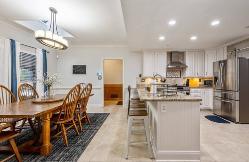 Cartersville House | Spacious 4BR Estate w/Movie Room & Fire Pit