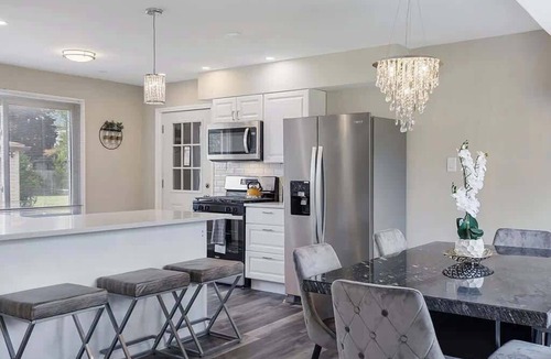 Franklin Park House | Spacious 5 Bed 2 bath House