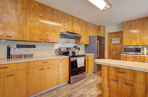Dollar Corner House | Spacious 5-bedroom home w/hot tub - events allowed, lots of parking