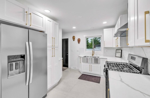 Downers Grove House | Spacious 5-bedroom house in beautiful Downers Grove