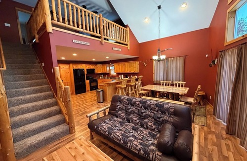 Onamia House | Spacious 5-bedroom, 4 Bathroom House - cozy Anglers Retreat