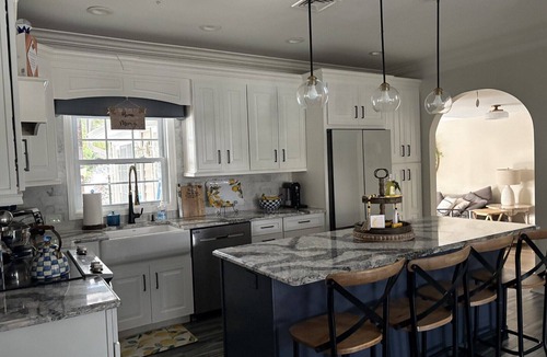 North Massapequa House | Spacious 5-bedroom house in charming Massapequa with AC