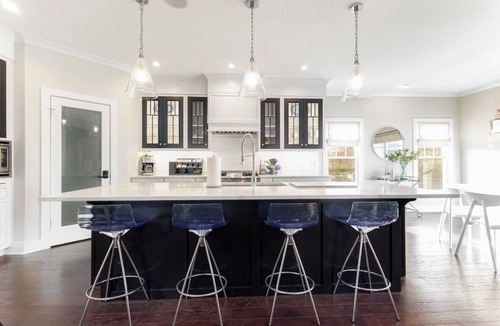 Northeast South Bend House | Spacious 5-bedroom house with hot tub and theatre room in charming South Bend