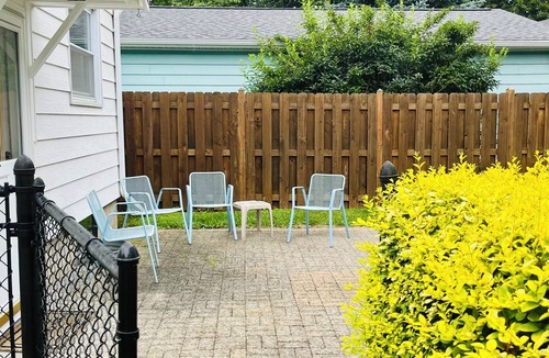 Manistee House | Spacious 5-bedroom house walking-distance to downtown Manistee and 1st St Beach!