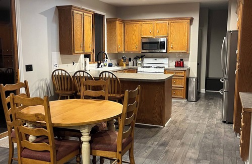 Hudsonville House | Spacious 5-bedroom house located between Grand Rapids and Holland