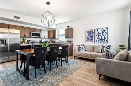 Florida Area Apartment | Spacious 5 BR Getaway in NOLA