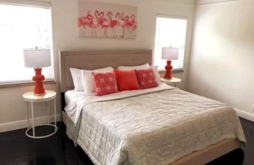 Detroit House | Spacious 5BR - Sleeps 10 - University District home
