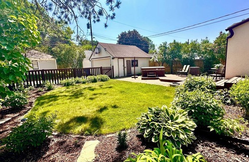 Cleveland House | Spacious and comfortable! A charming gem, located on Victory Memorial Parkway.