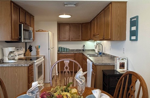 Metairie House | Spacious and Convenient townhome in METAIRIE