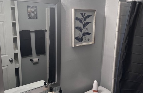White Rock Hills Apartment | Spacious and secluded 1BR