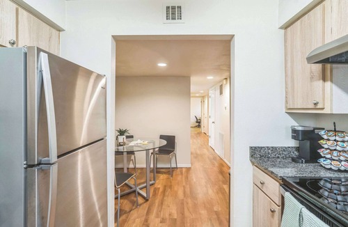 Harlow Apartment | Spacious Apartment in Prime Location 5mins to DT