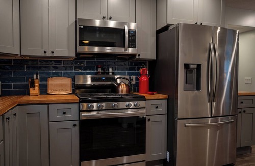 Irons House | Spacious cabin for families & friends, ORV trails, Big Bass Lake access, & more!