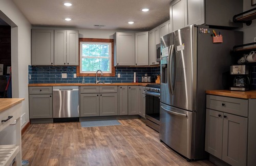 Irons House | Spacious cabin for families & friends, ORV trails, Big Bass Lake access, & more!