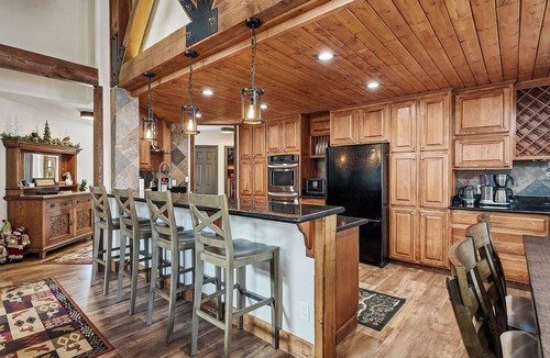 Brian Head Cabin | Spacious Cabin Perfect for Families & Ski Getaways with Game Room