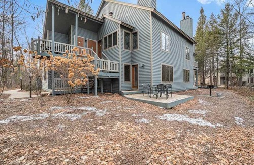 Thompsonville Condo | Spacious condo in the heart of Crystal Mountain with fireplace, walking distance