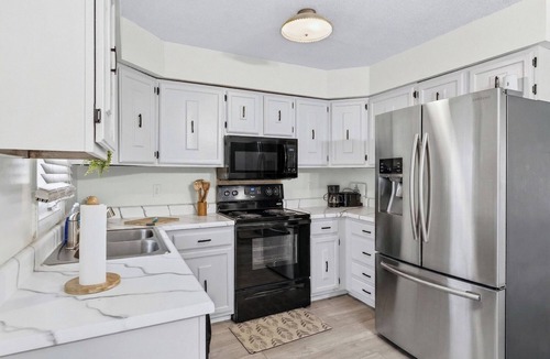 Springfield House | Spacious & Cozy ~ Mins to Downtown