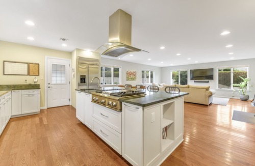 Culloden Shores House | Spacious Culloden house