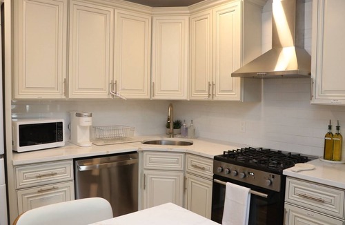 Uniondale Apartment | Spacious & Elegant 3 full bedroom apartment - Heart of Long Island