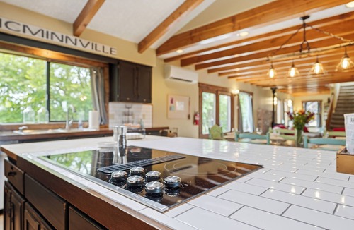 McMinnville House | Spacious Farm Stay featuring Petey the Donkey
