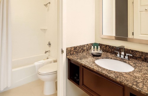O'Hare Hotel | Spacious Good-Value Accommodation! Pet-Friendly Property with Onsite Parking!