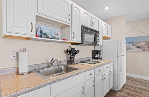 Kewadin House | Spacious Hideaway in Torch Lake and Sunrise Views