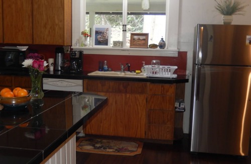 Ashford House | Spacious Inn: 3 Suites (each with bthrm), Living & Dining Rm, Kitchen, Hottub