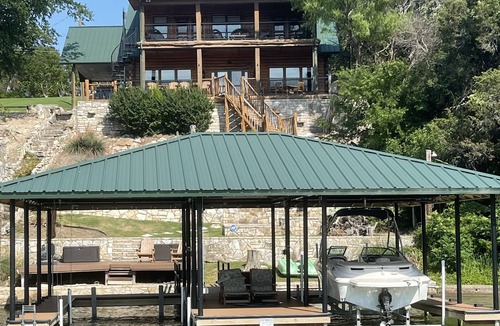 Granbury Cabin | Spacious lake front cabin with boat dock and panoramic lake view!