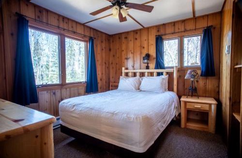 Babbitt House | Spacious Lakeview Cabin with Large Deck & Rock Fireplace Near Babbitt, Minnesota