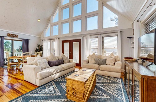 Dandridge House | Spacious Luxe Lakefront Home Hot Tub Dock Firepit