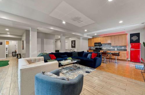 Bridgeport House | Spacious Luxury Retreat 8 Bed Oasis with 6 Baths