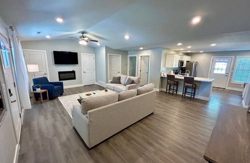 Quincy House | Spacious & Modern 2BR Home with Attached Garage