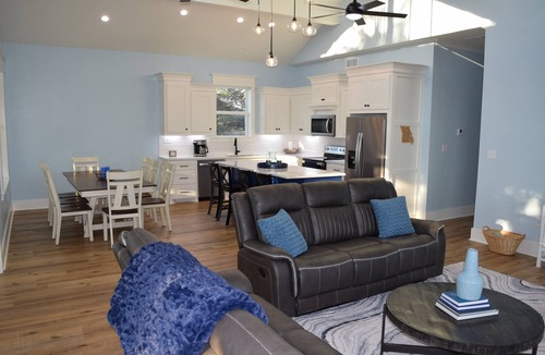 Long Beach House | Spacious NEW 5-bedroom house in Long Beach steps from white sandy beach
